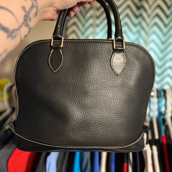 EUC Dooney and Bourke black purse - Picture 2 of 5